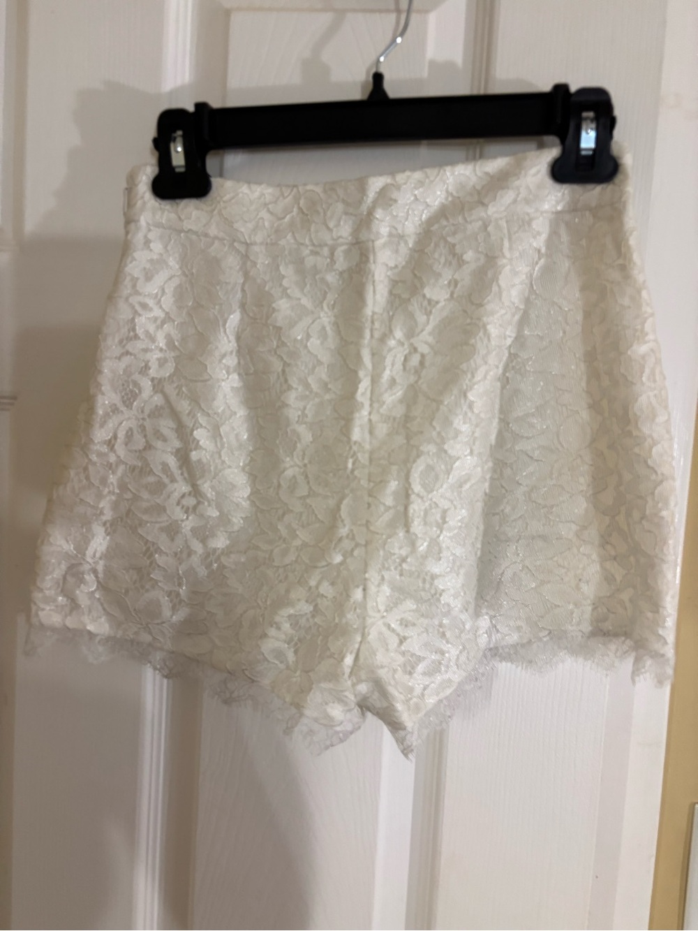 Diane Von Furstenberg Cream Lace Overlay Shorts Size 2